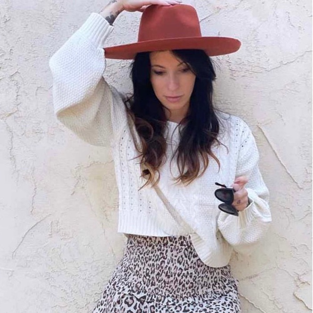 NWT Crop Cable Knit Sweater